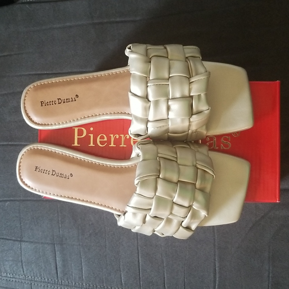 Sandal